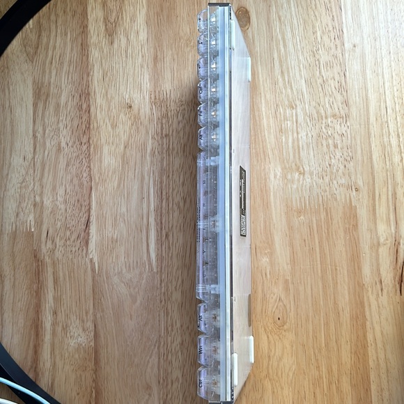 HIGROUND Clear Opal Base 65 Keyboard - Picture 3 of 7